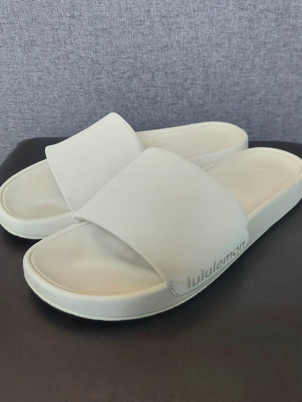 Lululemon Restfeel Slides Sandals Light Vapor Women Size 9 Comfy